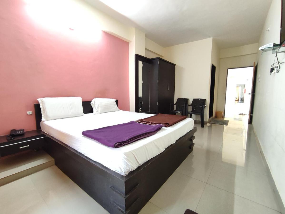 Hotel Vraj Rajpipla Exterior foto